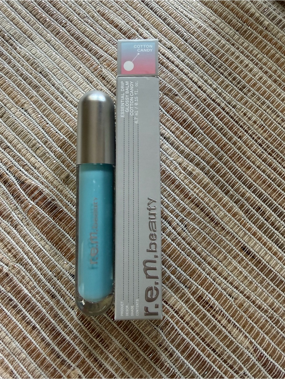 r.e.m. beauty Essential Drip Glossy Balm